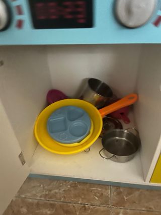 Cocinita de juguete rosa