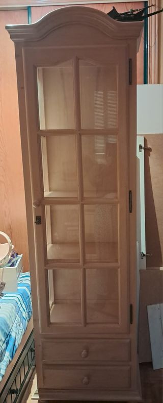 Armario vitrina madera y cristal de pino