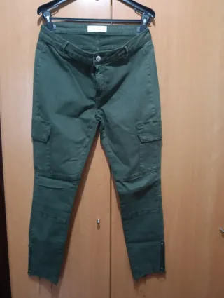 Pantalón cargo Zara verde talla L
