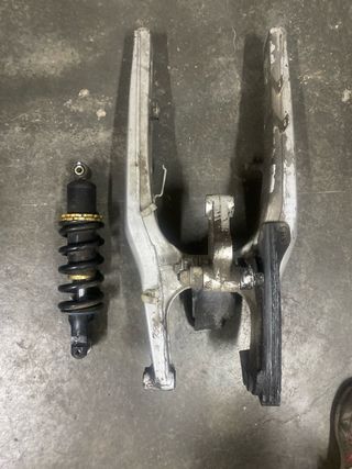 Basculante y Amortiguador Aprilia Pegaso