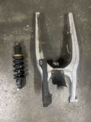 Basculante y Amortiguador Aprilia Pegaso