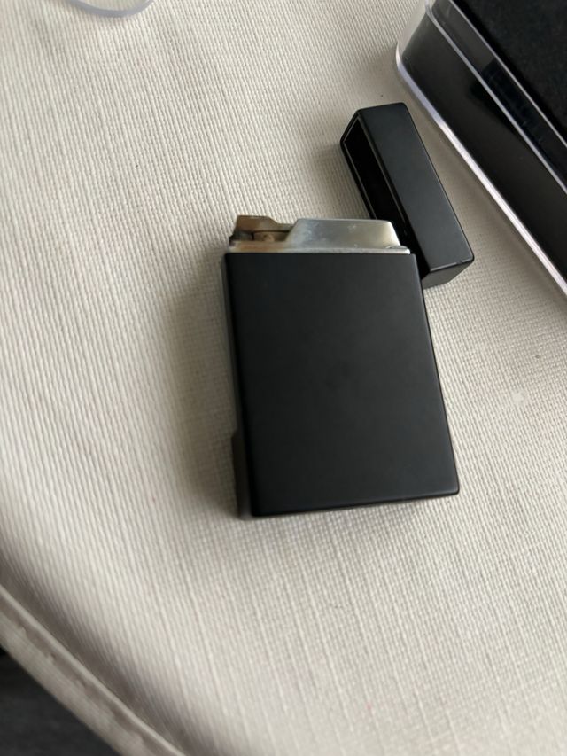 Accendino S.T. Dupont Nero e Argento