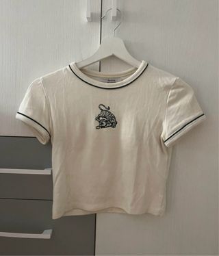 Camiseta Bershka corta con estampado de tigre