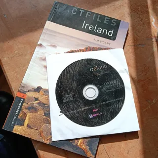 Oxford Bookworms Factfiles: Ireland: Level 2: 7...