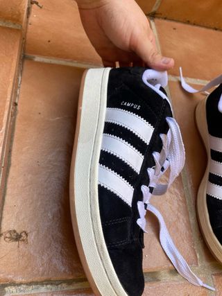 Adidas Campus Negras y Blancas