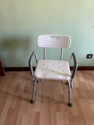 Silla de baño con asiento y respaldo