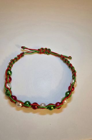 Bracciale natalizio con perline