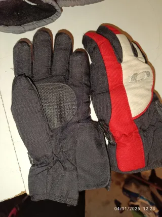 Botas y guantes para nieve