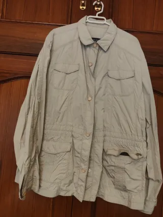 Trench de entretiempo beige