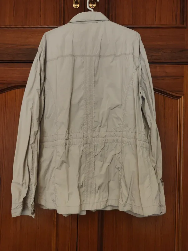 Trench de entretiempo beige