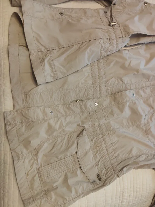 Trench de entretiempo beige