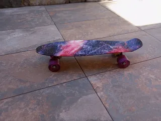 Monopatín Galaxy 56 cm, poco uso