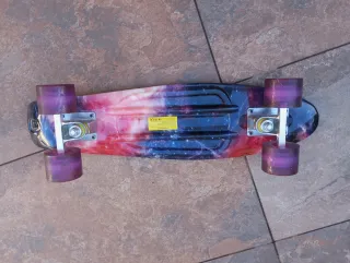 Monopatín Galaxy 56 cm, poco uso