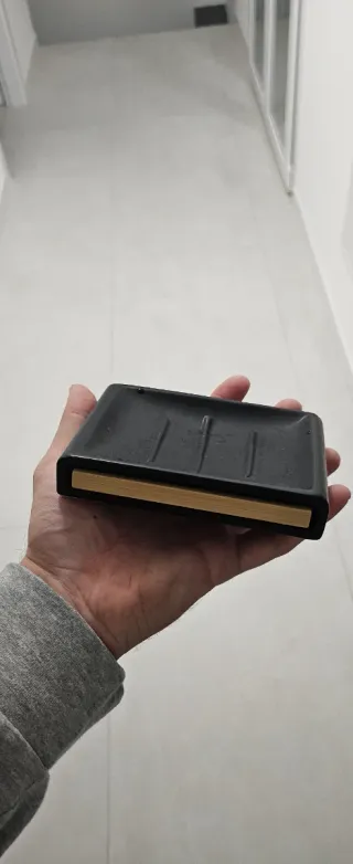 Portasapone nero e legno