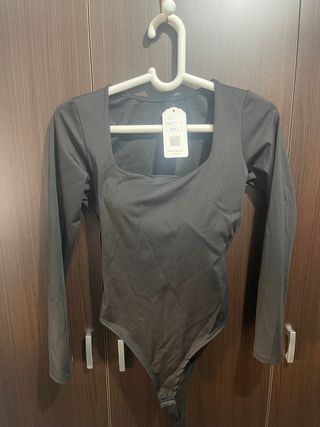 Body manga larga escote cuadrado negro
