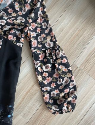 Vestito nero con fiori Silvian Heach