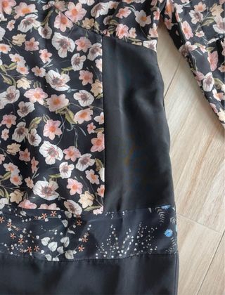 Vestito nero con fiori Silvian Heach