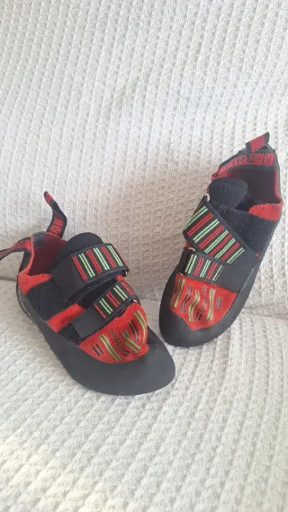 Pies de gato Fire Climbing