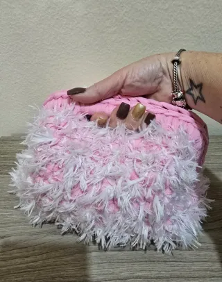 Pochette rosa con pelo