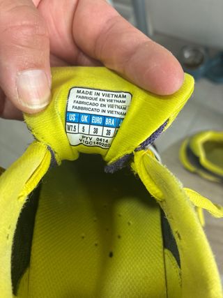 Zapatillas Mizuno Morado/Amarillo Talla 38