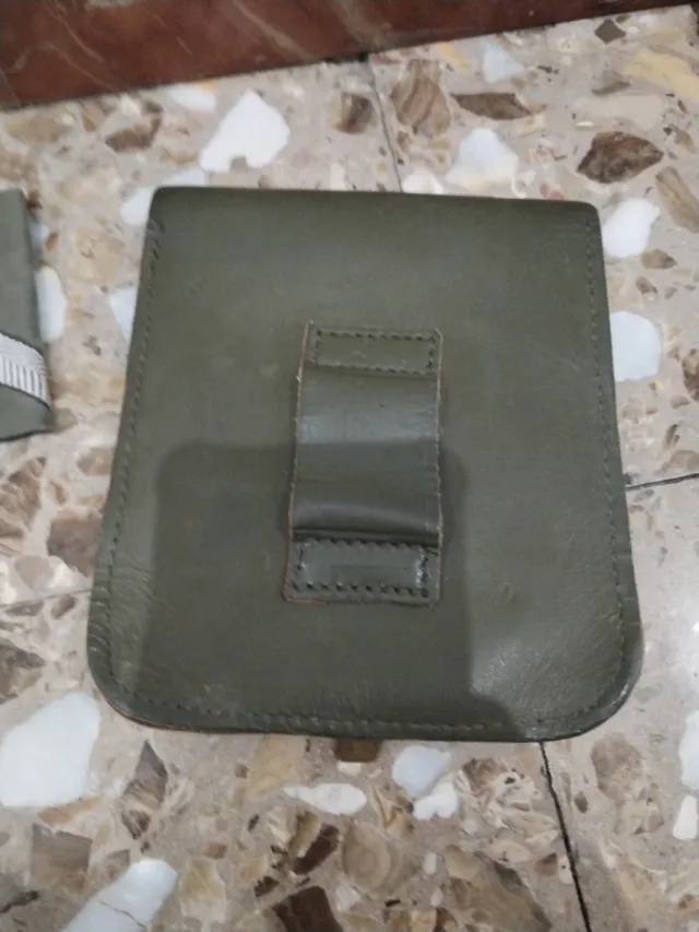 Cartucceria militare e galloni dell'esercito