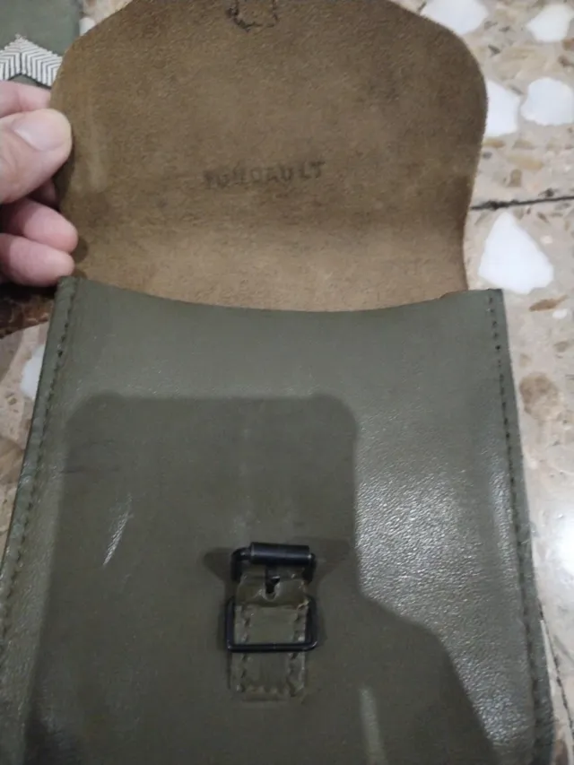 Cartucceria militare e galloni dell'esercito