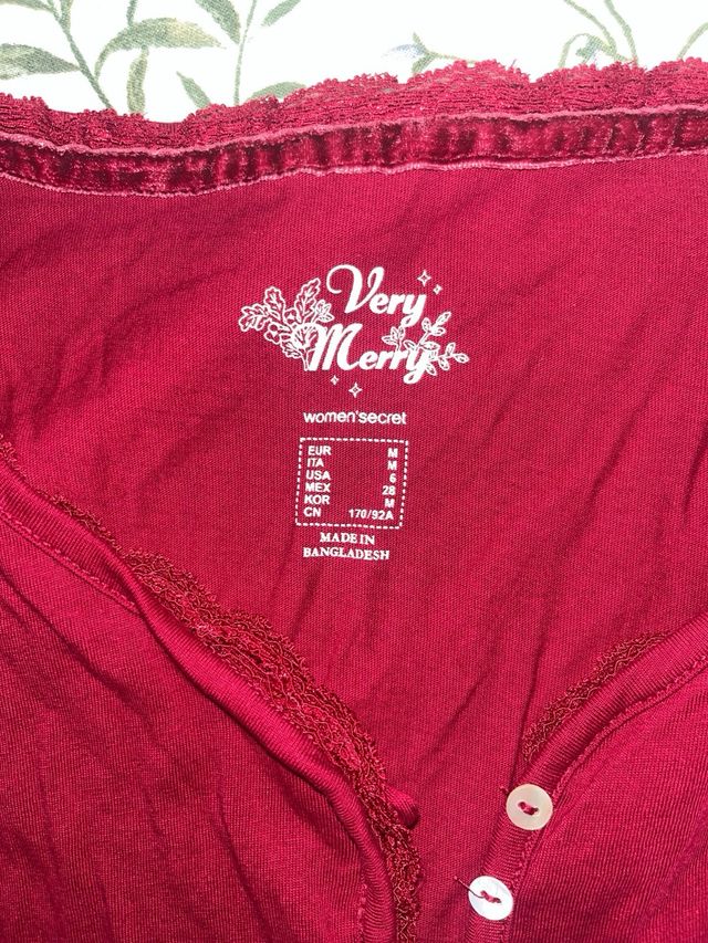 Camisa roja manga larga con botones