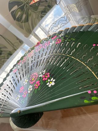 Abanico pintado a mano flores