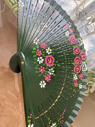 Abanico pintado a mano flores