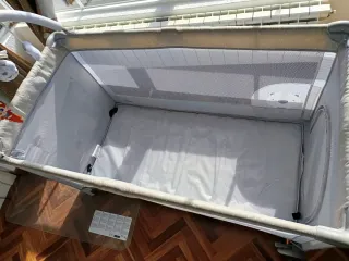 Cuna de viaje + Colchón y protector