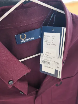 Camisa Fred Perry Morada Original. Talla M. Nueva