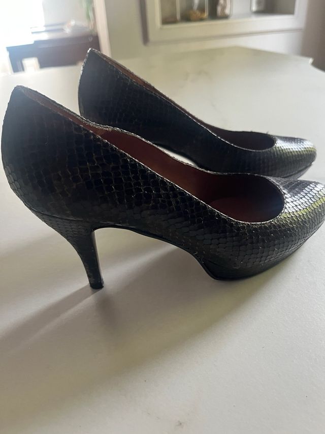 Zapatos de salón Marian piel serpiente