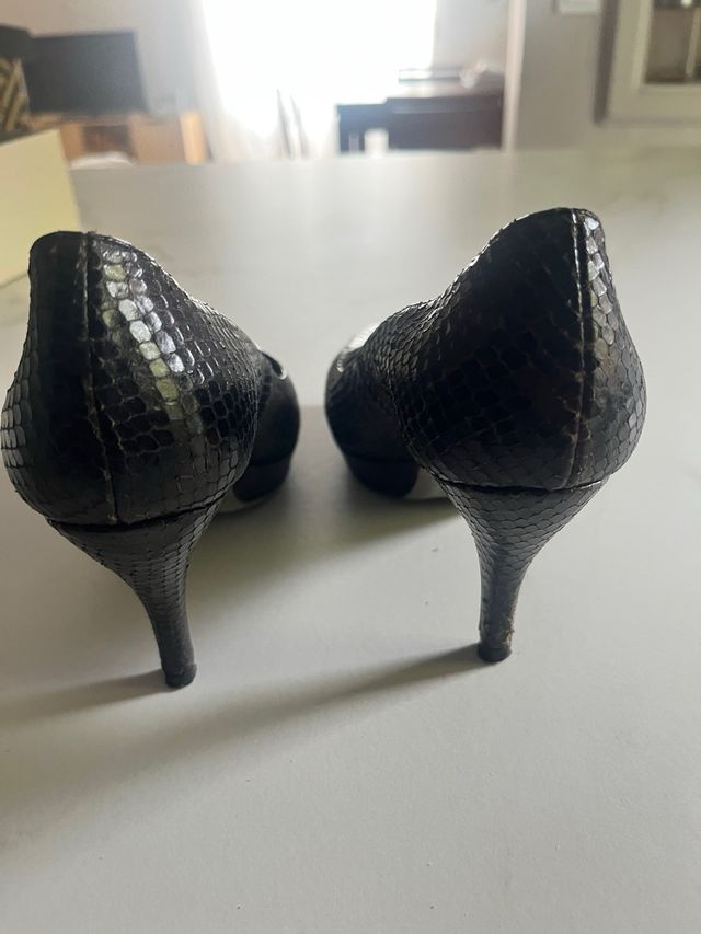 Zapatos de salón Marian piel serpiente