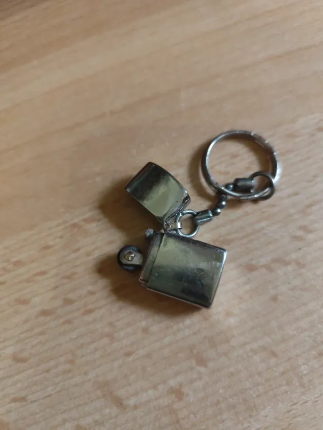 2 Llaveros mechero antiguos. Estilo Zippo +Andorra