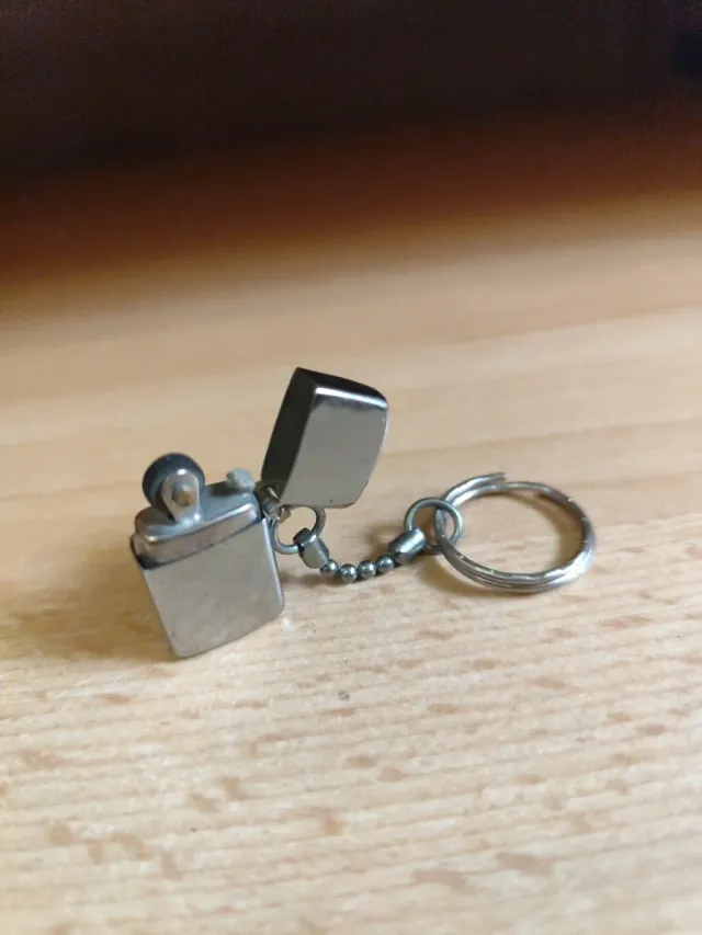 2 Llaveros mechero antiguos. Estilo Zippo +Andorra