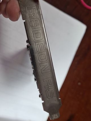 Tarjeta Gráfica AMD RADEON R5