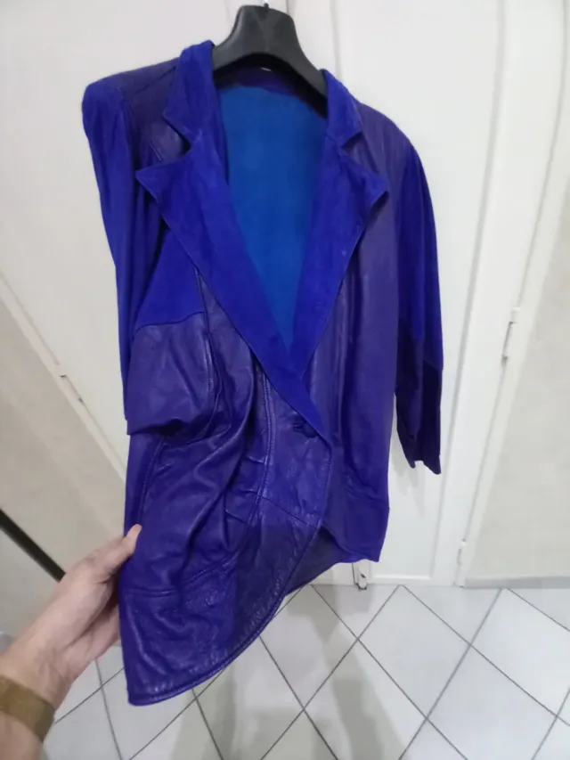 Giacca in pelle blu elettrico