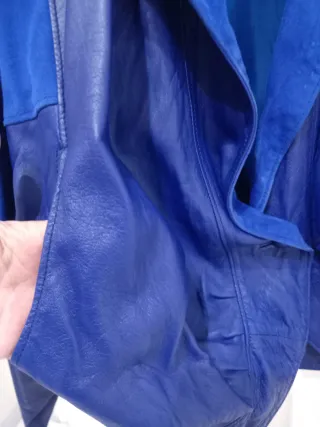 Giacca in pelle blu elettrico