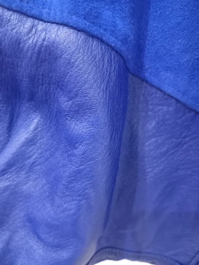 Giacca in pelle blu elettrico