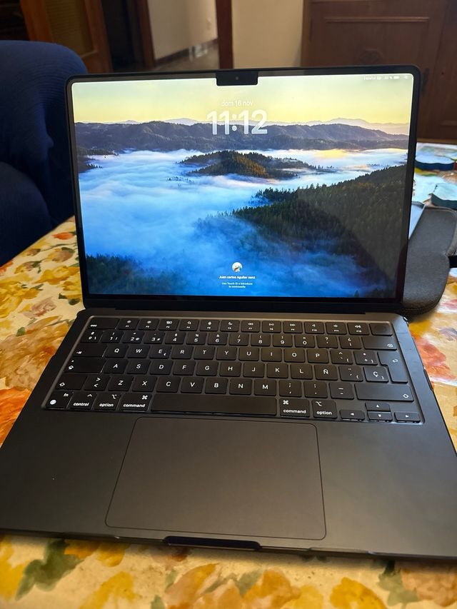 MacBook Air M2 – 16GB RAM – COMO NUEVO