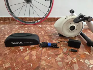 Rodillo Bkool con rueda y cargador