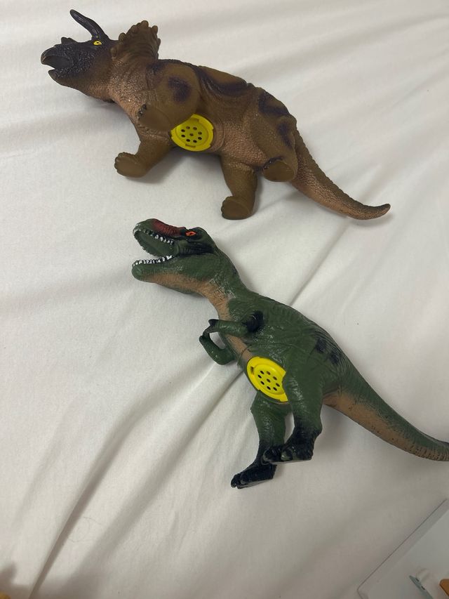 Pareja dinosaurios de juguete