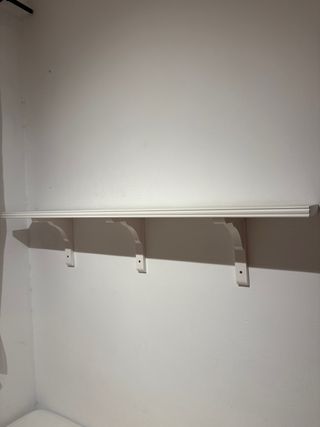 Estantería blanca con 3 soportes