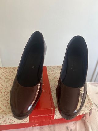 Zapatos charol Dorking by Flucho burdeos