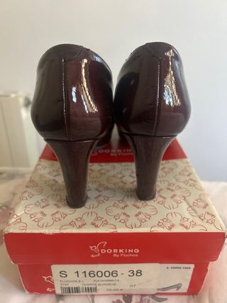 Zapatos charol Dorking by Flucho burdeos