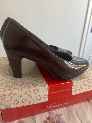 Zapatos charol Dorking by Flucho burdeos