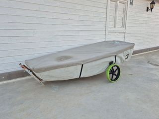 Optimist vela ligera con carro