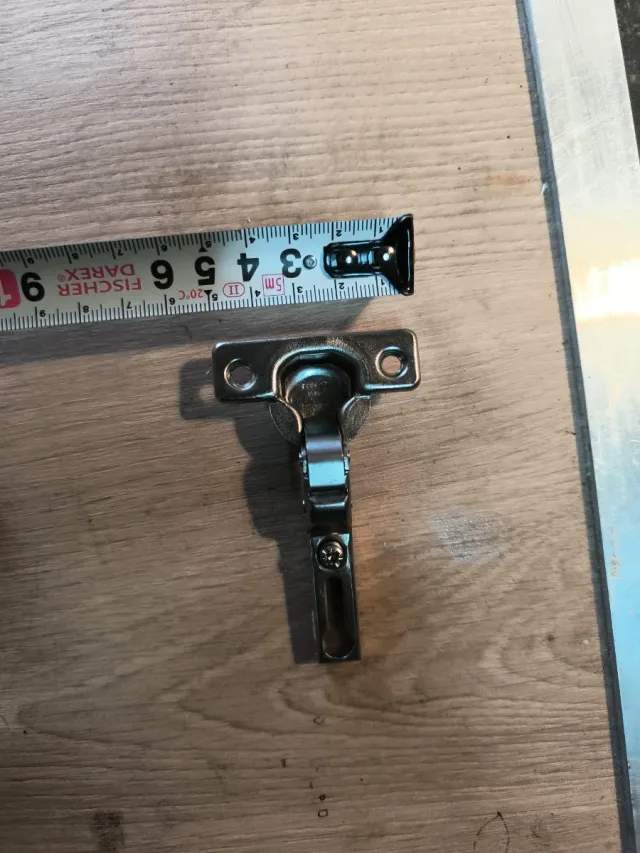 Bisagras para muebles de cocina