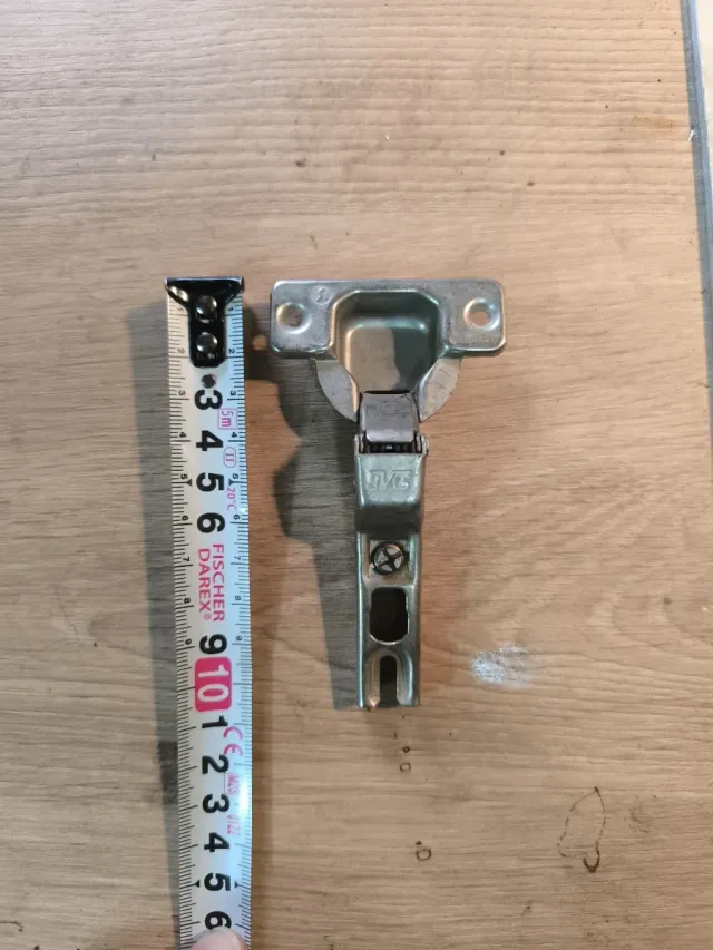 Bisagras para muebles de cocina