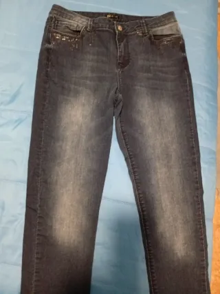 Pantalón vaquero mujer con pedrería